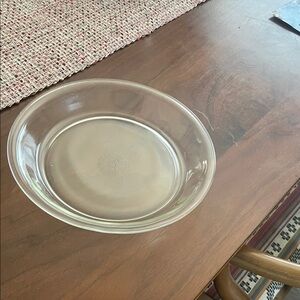 Vintage Pyrex pie plate.